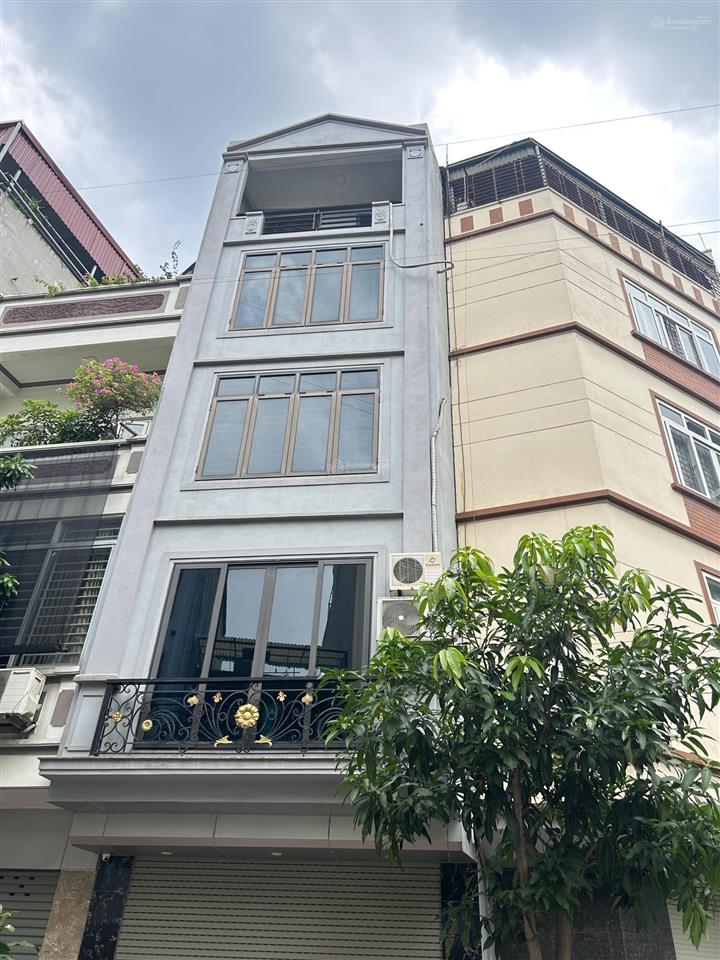 Bán nhà riêng đối diện park city hà nội. diện tích 50m2 x 5 tầng, ô tô tránh đỗ vào nhà  giá c/chủ