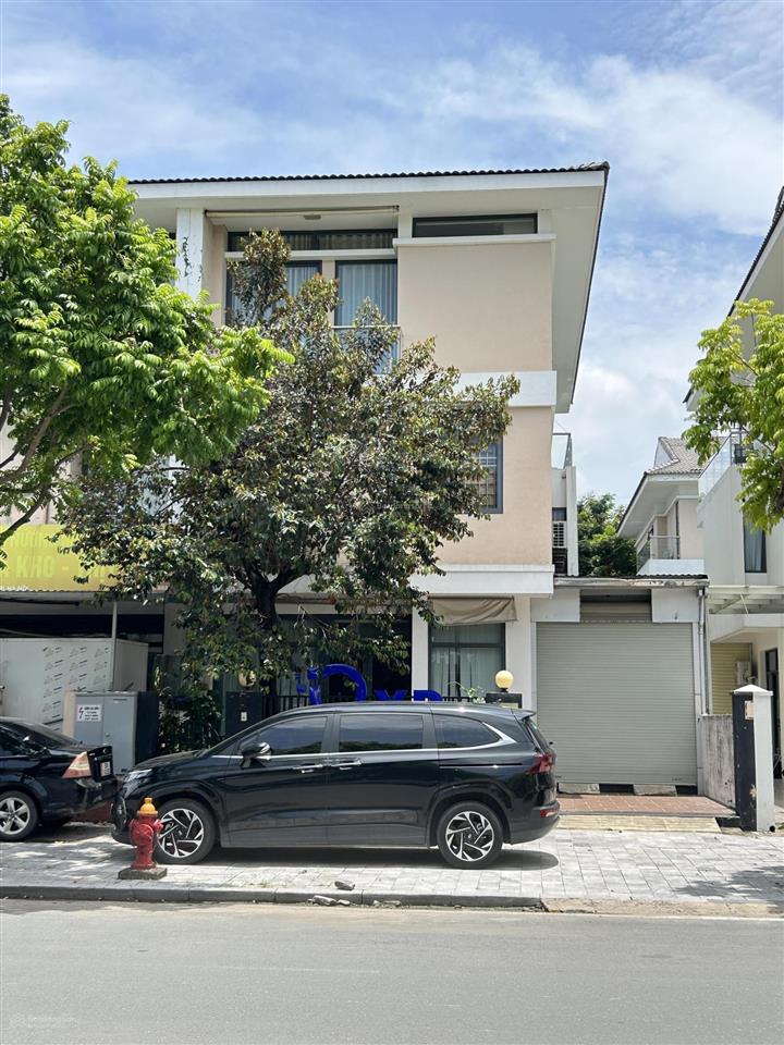 Siêu phẩm ngộp bank an vượng villa diện tích 198m2  sát hồ thiên văn học  mặt tiền 9m  giá 32tỷ