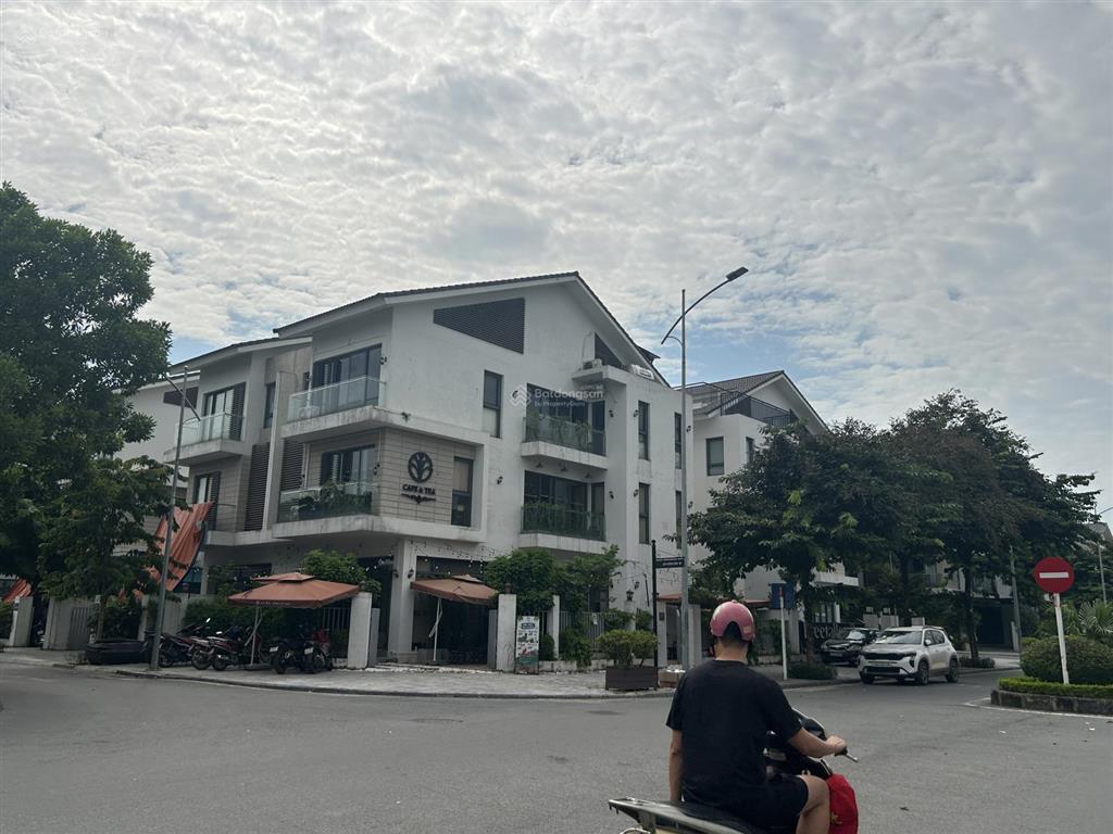 Lô góc an vượng villa  nhà hoàn thiện để ở  vị trí vip  kinh doanh cafe, vp, gần hồ thiên văn