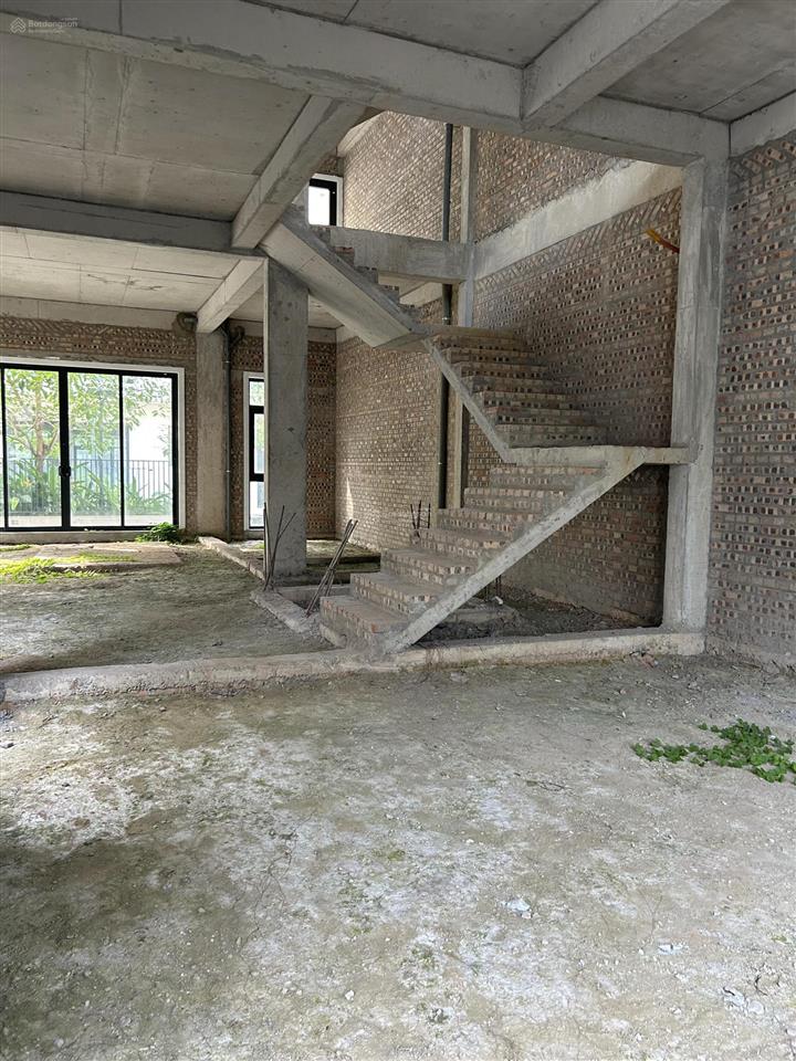 Gấp  g4 an quý  dãy có đường hoa  lô áp góc sát công viên  198m2 x 3 tầng nhà thô  giá 33 tỷ