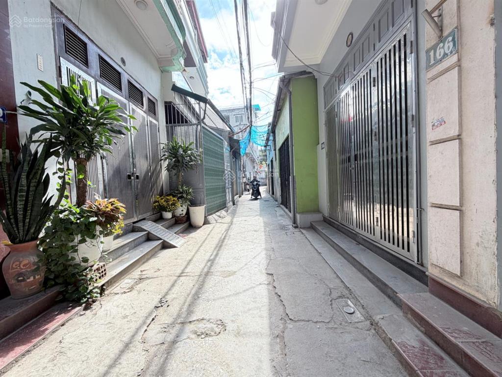 Bán gấp nr định công, 5,9 tỷ, 30,3m2, 4 tầng, 2pn, 3wc, pháp lý đầy đủ. giá đầu tư.