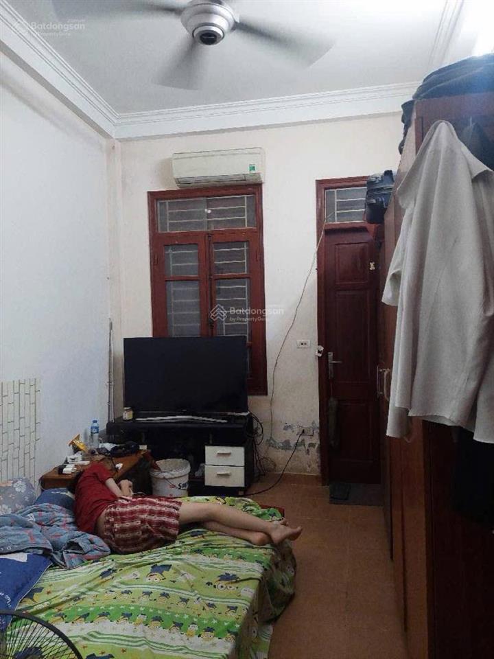 Bán gấp nr định công, 5,9 tỷ, 30,3m2, 4 tầng, 2pn, 3wc, pháp lý đầy đủ. giá đầu tư.