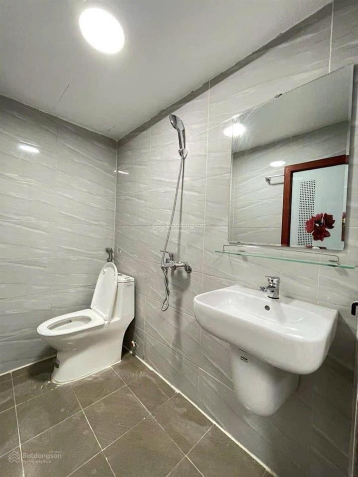 Bán nhà kim giang 42m2 giá nhỉnh 9 tỷ với 5 tầng, 7 pn.