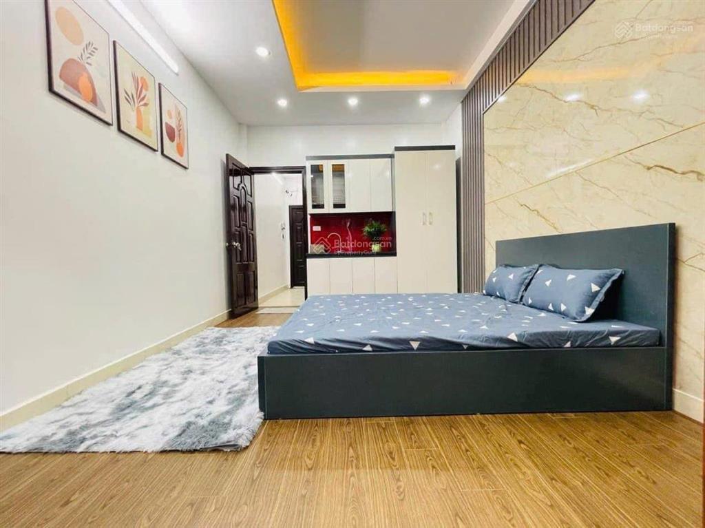 Bán nhà kim giang 42m2 giá nhỉnh 9 tỷ với 5 tầng, 7 pn.