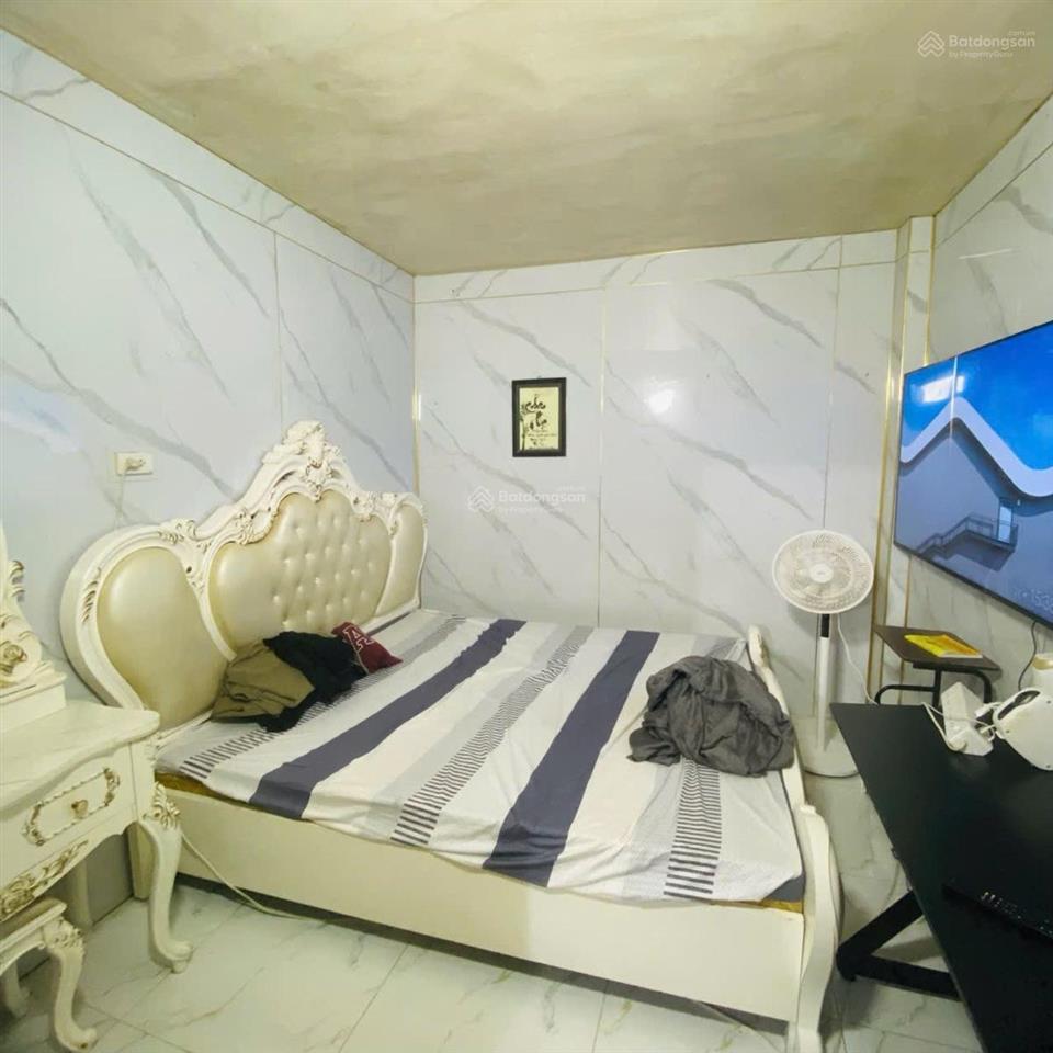 Nhà siêu phẩm thanh xuân 6,5 tỷ, 41m2 3 tầng, 7 phòng