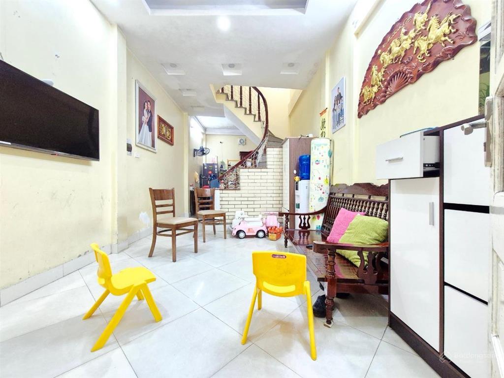 Bán nhà mặt tiền kim giang, 6,5 tỷ, 30m2, 3pn, 4wc, 5 tầng, mặt tiền 4.5m