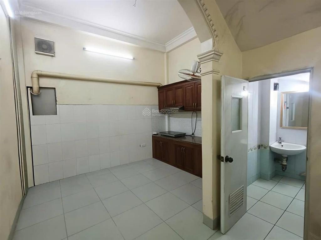 Bán gấp nhà 4pn, 3wc, 35m2 tại ngõ 219 định công thượng, 7 tỷ vnd