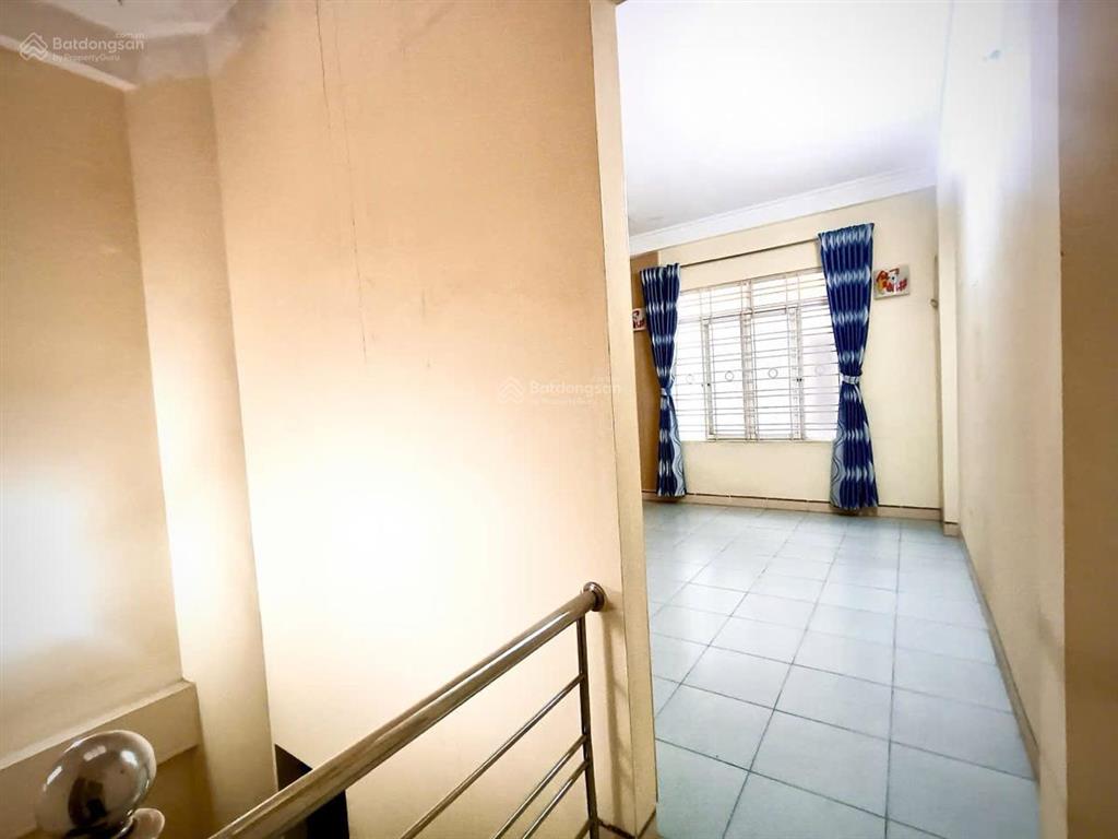 Bán gấp nhà 4pn, 3wc, 35m2 tại ngõ 219 định công thượng, 7 tỷ vnd