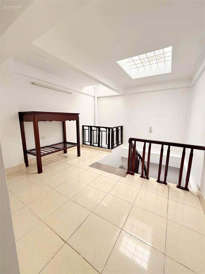 Bán nr 3pn, 4wc, 5 tầng tại ngõ 141 giáp nhị, hoàng mai, giá cực chất chỉ với 6,3 tỷ
