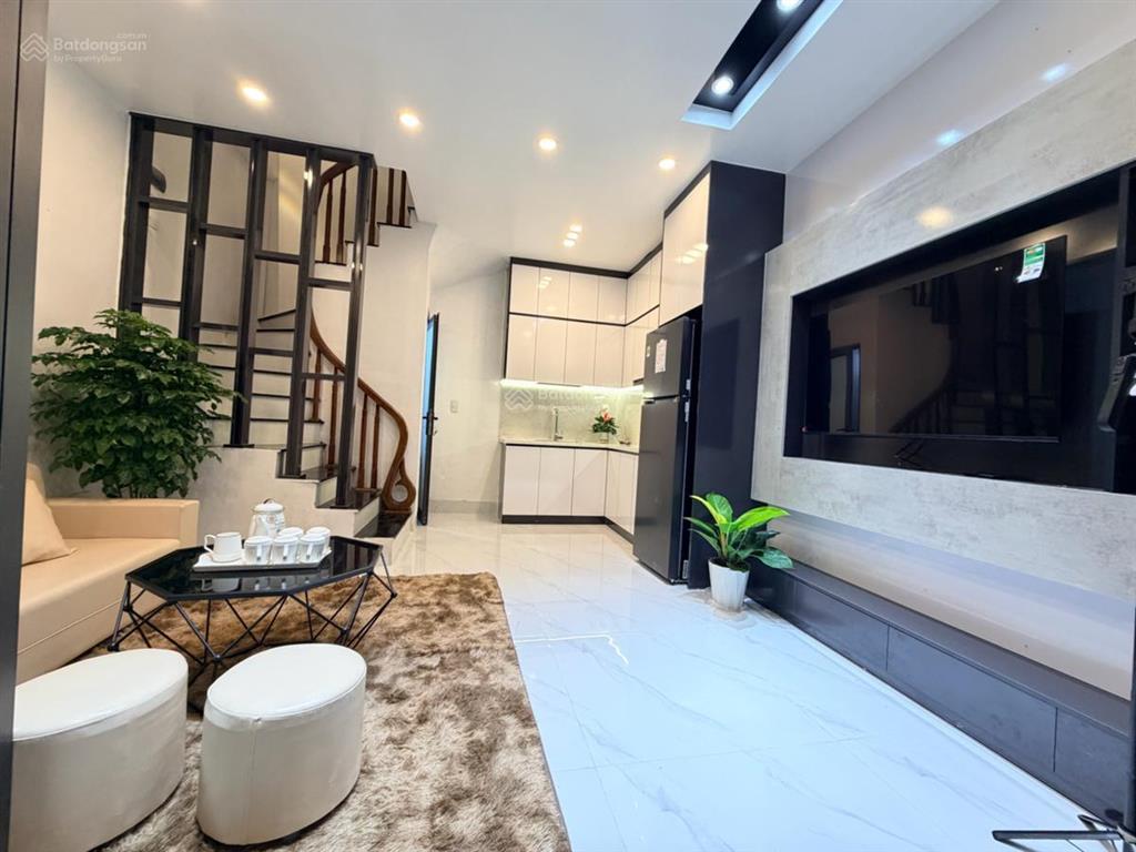 Bán nhà riêng đống đa 5,6 tỷ, 22m2, 2pn, 3wc, 4t, mặt tiền 3,5m