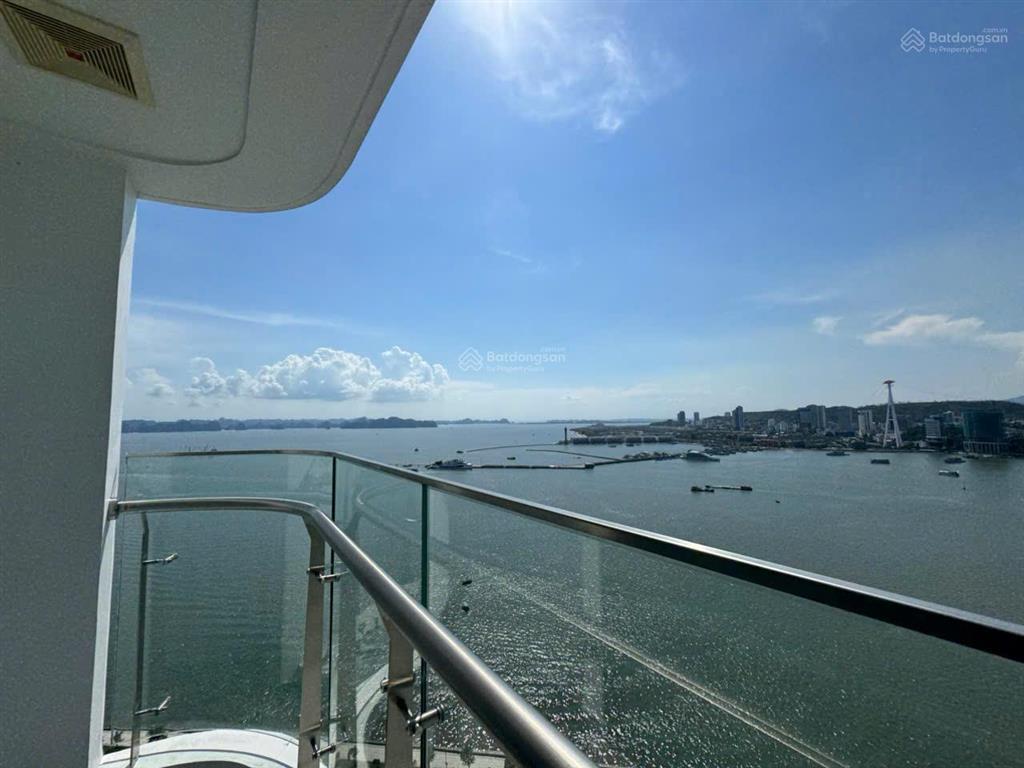 Chính chủ cần bán cắt lỗ gấp căn 2 ngủ 68m2 view biển full nội thất ở hoặc vận hành được luôn .