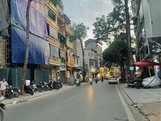 Bán khách sạn  ba đình khu vực nguyễn trường tộ. 150m2, hoàn công pccc, mt