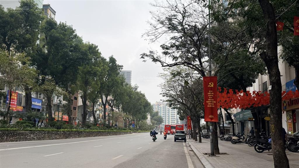 Chính chủ bán toà vp 10 tầng thang máy  mặt phố vip ba đình. 110m2  85 tỷ