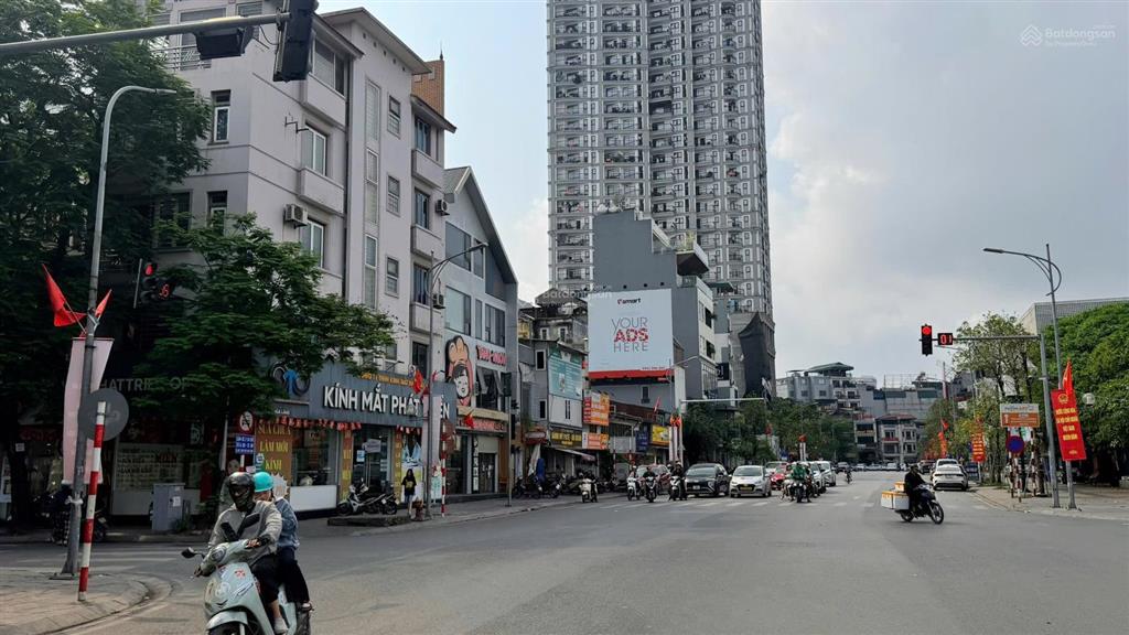 Lô góc 3 thoáng  150m2 mặt phố huỳnh thúc kháng kéo dài mt 8m.