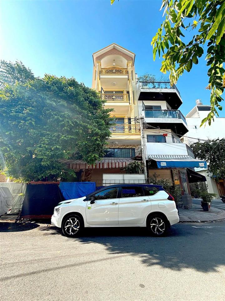 Nhà bàu cát ngang 5m  có thang máy  13,9 tỷ tl