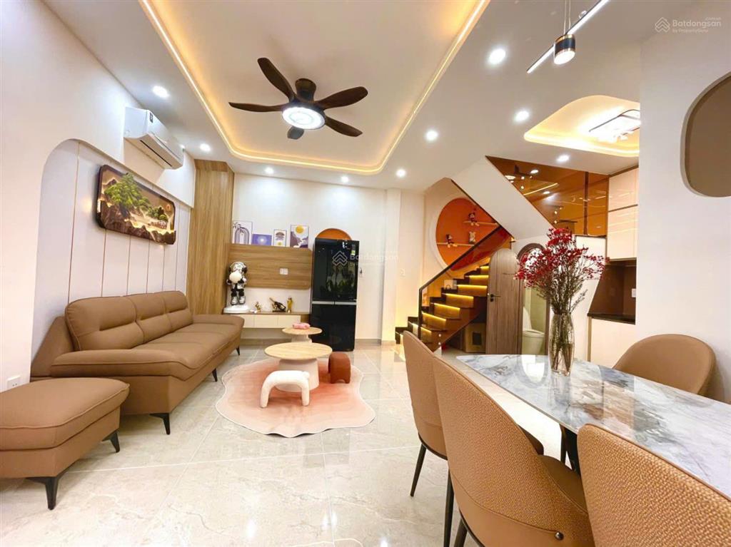 Nhà mặt tiền bàu cát 3  vị trí sáng đẹp  13,2 tỷ chốt
