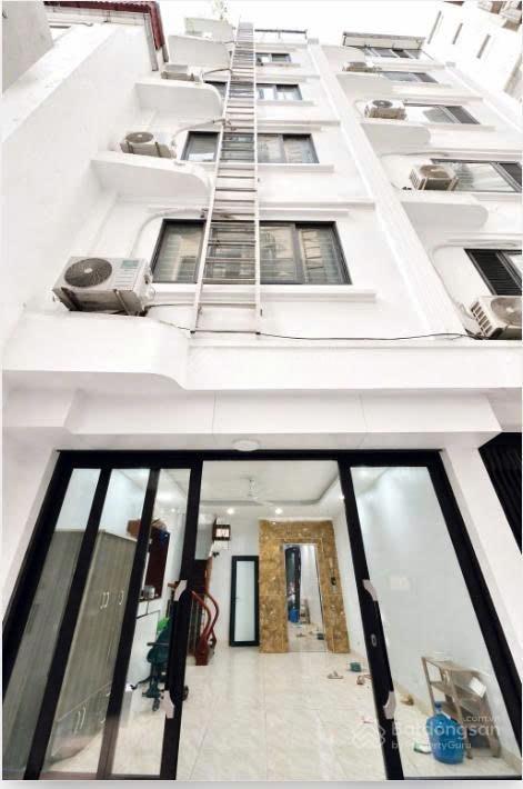Duy nhất 1 căn ở lạc long quân  võ chí công  40m2  6 tầng  thang máy  4 phòng ngủ  nhỉnh 10ty