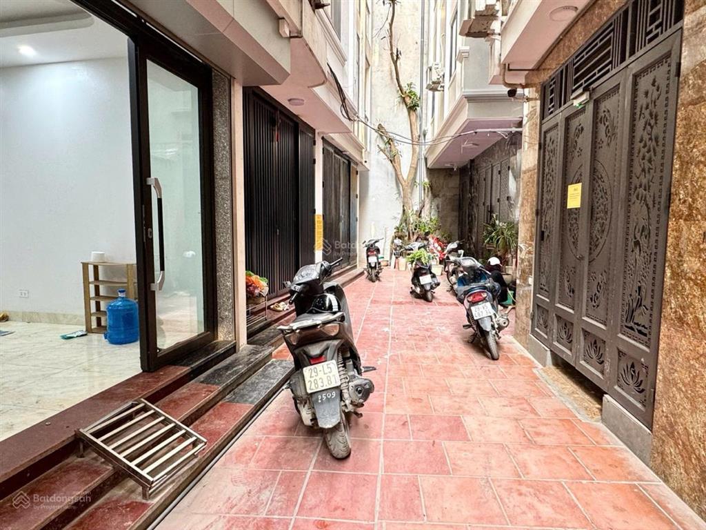 Duy nhất 1 căn ở lạc long quân  võ chí công  40m2  6 tầng  thang máy  4 phòng ngủ  nhỉnh 10ty