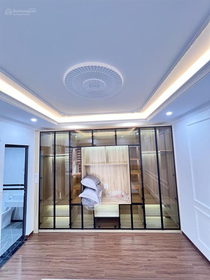 Lạc long quân  võ chí công  6 tầng thang máy  68m2  lô góc 3 thoáng  full nội thất  hơn 16 ty