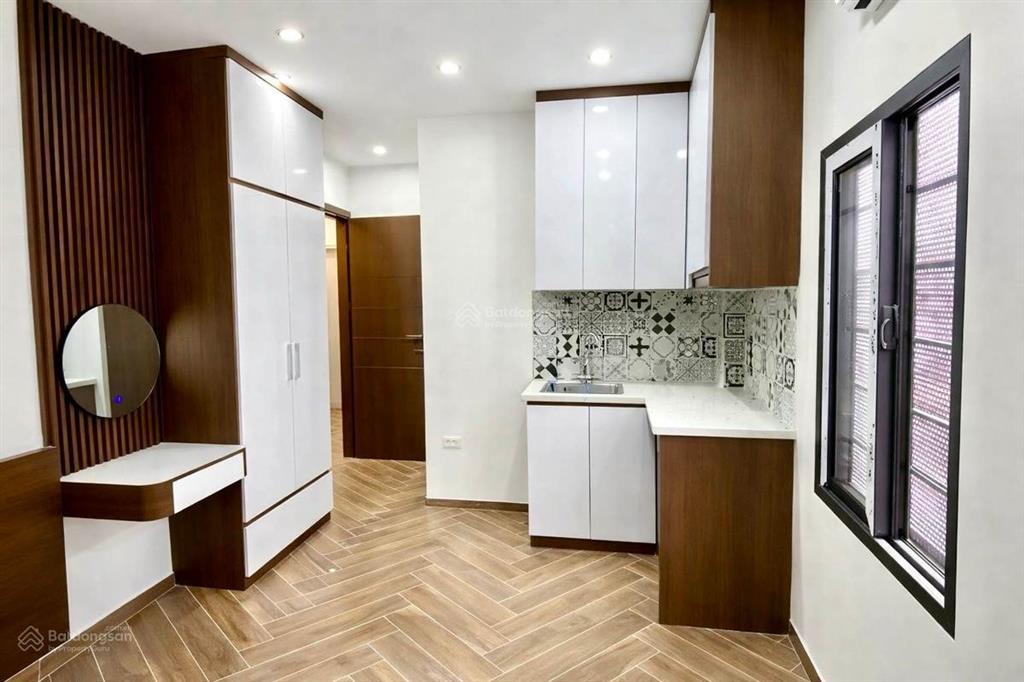 Hiếm có 1 căn trung tâm quận ba đình  8 tầng thang máy  ô tô qua nhà  chỉ nhỉnh 24 tỷ