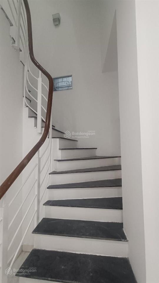 Bán nhà 52m2 lạc long quân tây hồ chỉ hơn 8 tỷ, lô góc 3 thoáng, 4 phòng ngủ, dân xây, 30m ra ô tô