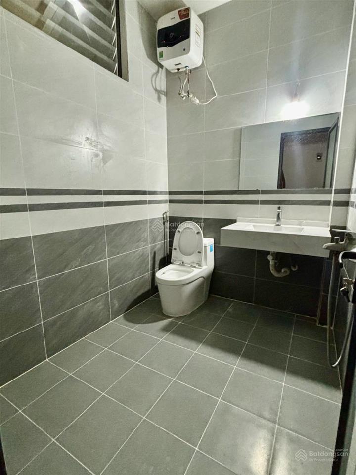 Hiếm có 1 căn 40m2  5 tầng ở phố võ chí công  tây hồ  cách ô tô chỉ 60m  lô góc  chỉ 7.6 tỷ
