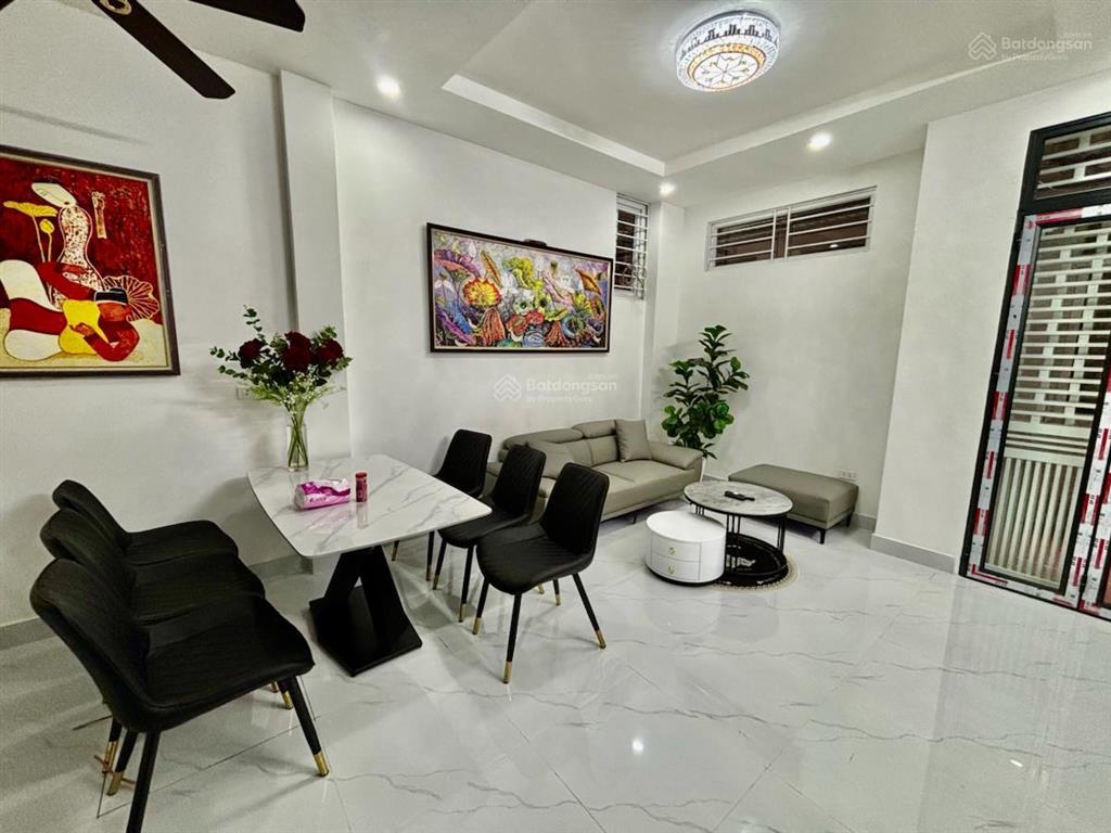 Hiếm có 1 căn 40m2  5 tầng ở phố võ chí công  tây hồ  cách ô tô chỉ 60m  lô góc  chỉ 7.6 tỷ