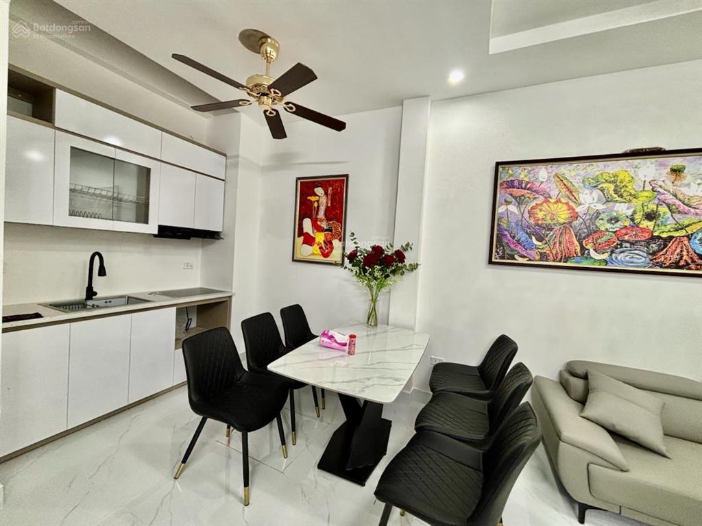 Hiếm có 1 căn 40m2  5 tầng ở phố võ chí công  tây hồ  cách ô tô chỉ 60m  lô góc  chỉ 7.6 tỷ