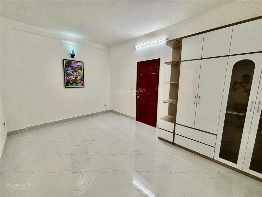 Hiếm có 1 căn 40m2  5 tầng ở phố võ chí công  tây hồ  cách ô tô chỉ 60m  lô góc  chỉ 7.6 tỷ