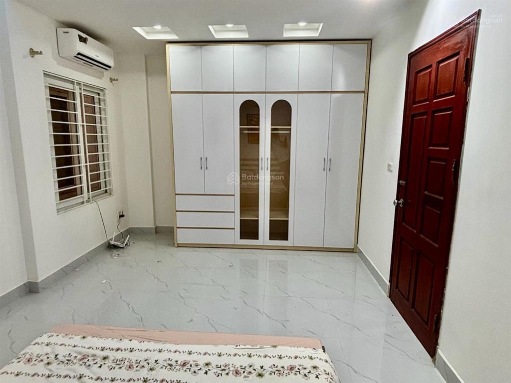 Hiếm có 1 căn 40m2  5 tầng ở phố võ chí công  tây hồ  cách ô tô chỉ 60m  lô góc  chỉ 7.6 tỷ