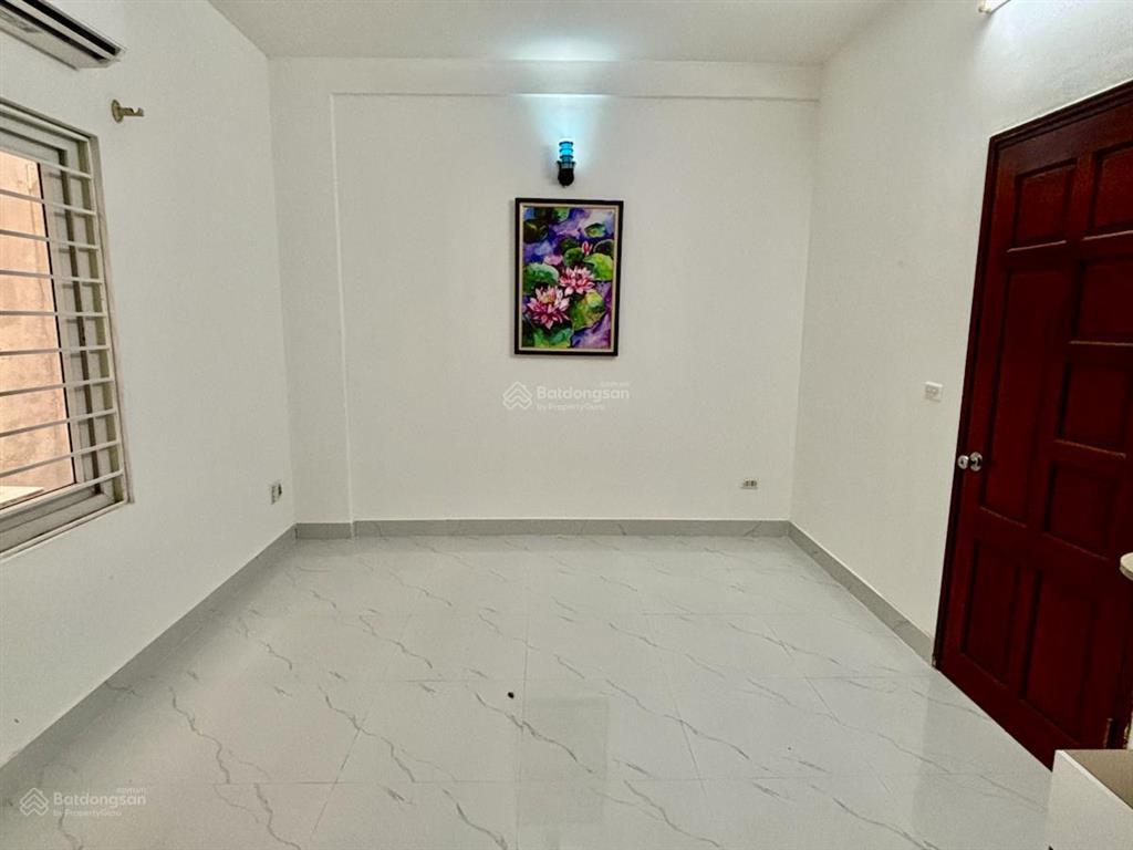 Hiếm có 1 căn 40m2  5 tầng ở phố võ chí công  tây hồ  cách ô tô chỉ 60m  lô góc  chỉ 7.6 tỷ