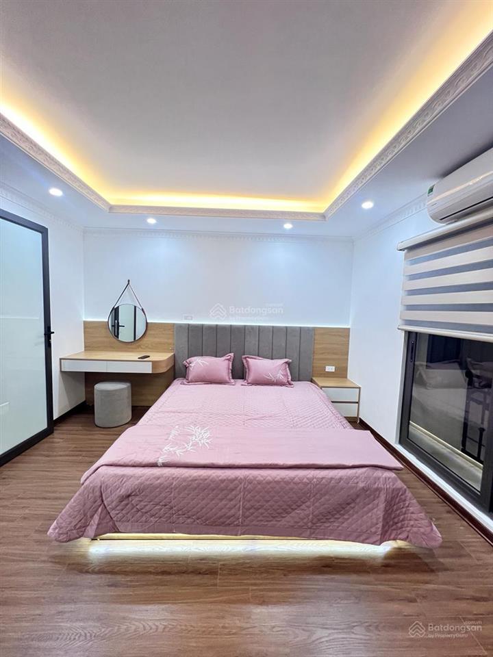 Võ chí công  lạc long quân  lô góc  3 thoáng  6 tầng  thang máy  full nội thất  nhà mới