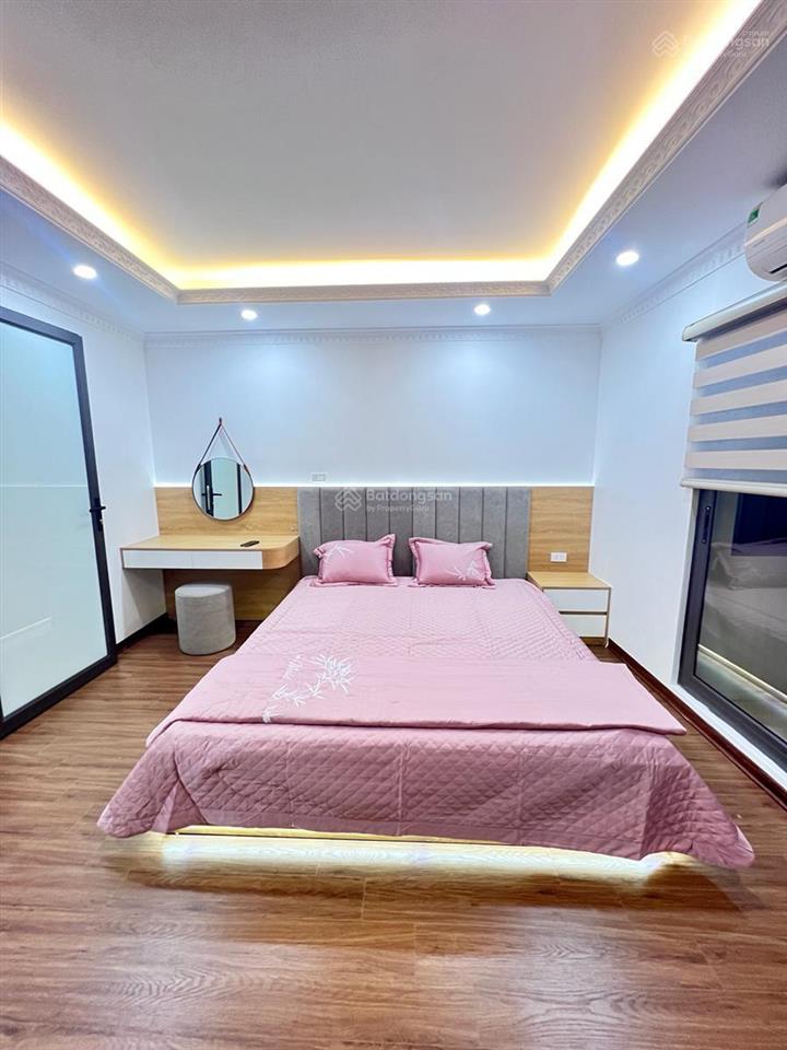 Võ chí công  lạc long quân  lô góc  3 thoáng  6 tầng  thang máy  full nội thất  nhà mới
