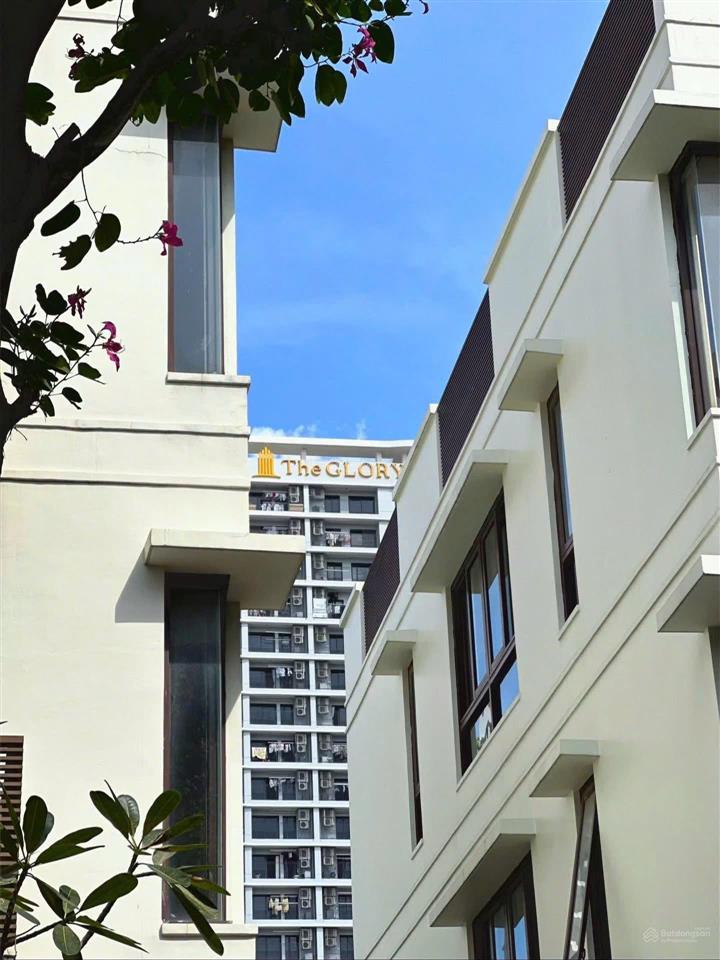 Bán căn hộ chung cư 2 phòng ngủ, tầng cao thành phố mới