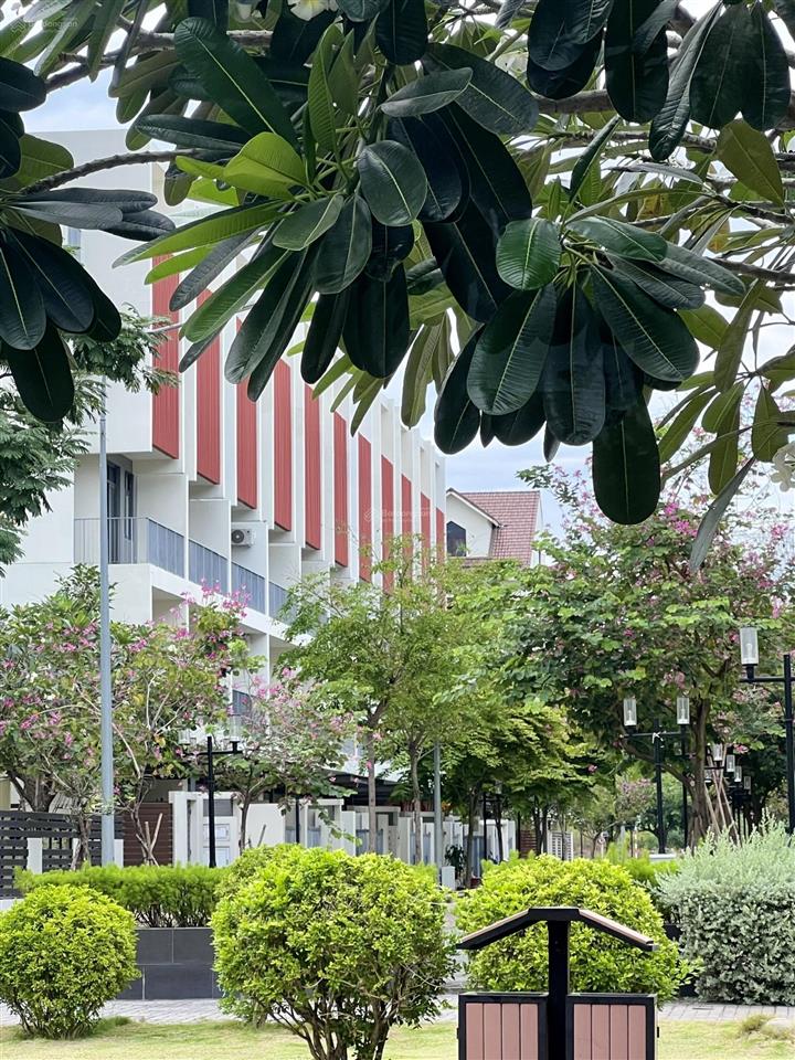 Biệt thự liền kề nhật bản ngang 6 dài 19 kế bên là công viên lớn diện tích sàn 365m2