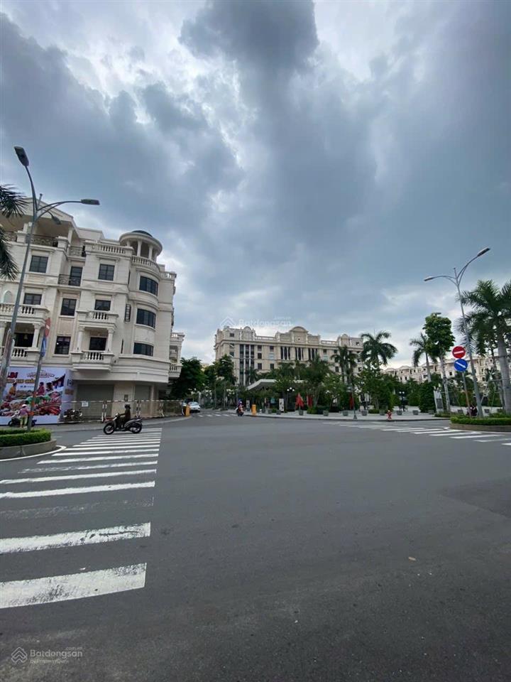 Bán biệt thự cityland p10 ngay công viên hoà bình. diện tích 12,5x20 4 tầng thô. giá 58 tỷ còn tl..