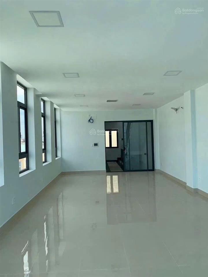 Cho thuê toà nhà mặt tiền nguyễn văn lượng gò vấp. diện tích 5x18m, 6 tầng có hầm. pccc, thang máy