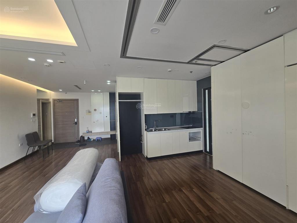 Cho thuê cc b6 giảng võ. dt86m2 thiết kế 3 ngủ 2 vs. full nội thất. tầng cao ban công hướng nam mát