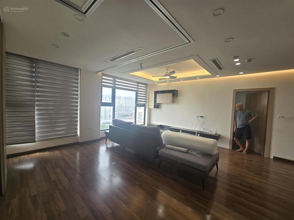Cho thuê cc b6 giảng võ. dt86m2 thiết kế 3 ngủ 2 vs. full nội thất. tầng cao ban công hướng nam mát