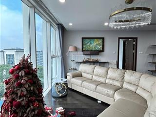Hiếm. bán cc hòa bình green. dt130m2 tầng trung lô góc. thiết kế 3 ngủ 2 vệ sinh. full nội thất cc