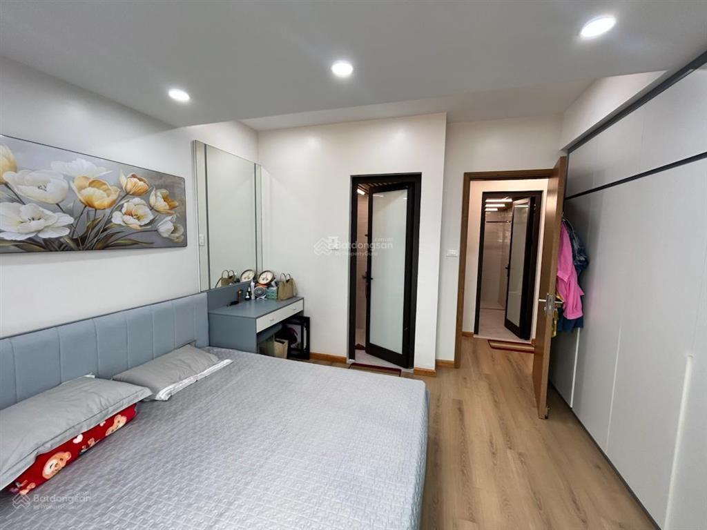 Rẻ nhất ba đình. bán cc số 6 đội nhân. dt95m2 thiết kế 3 ngủ 2 vệ sinh. full nội thất. ở ngay