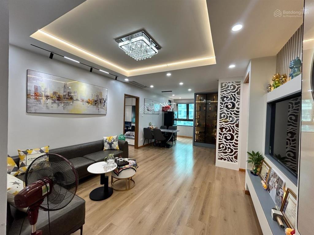 Rẻ nhất ba đình. bán cc số 6 đội nhân. dt95m2 thiết kế 3 ngủ 2 vệ sinh. full nội thất. ở ngay