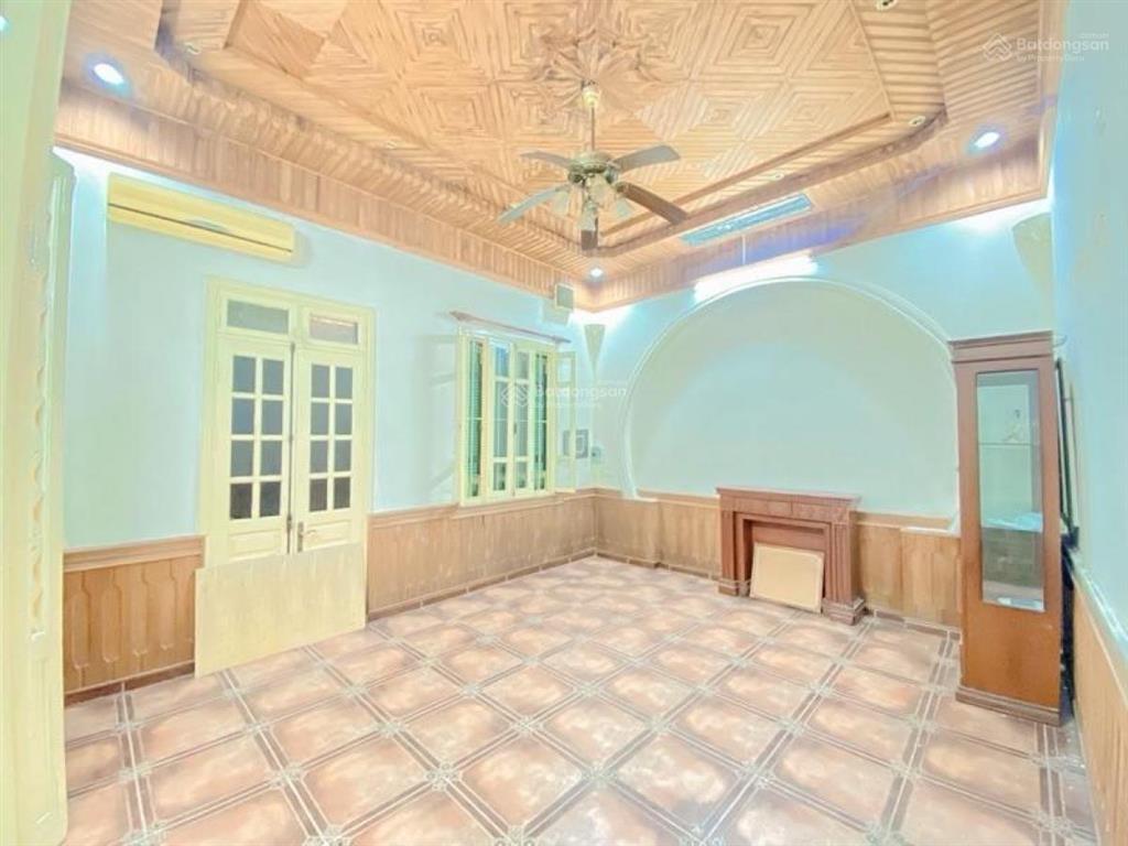 Cho thuê nhà phố đào tấn. dt 100m2x3t. mặt tiền 5m. nhà phân lô ô tô tránh. khu vực kinh doanh đỉnh