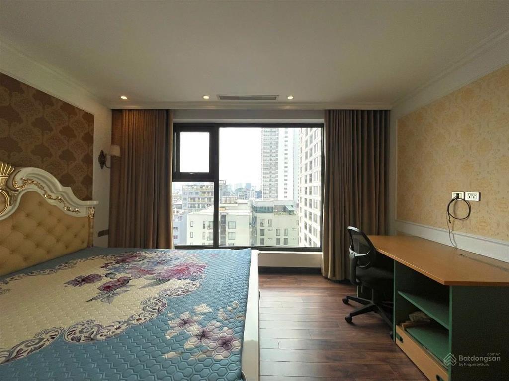 Bán gấp chung cư d2 giảng võ. dt 85m2 lô góc thiết kế 2 ngủ 2 vệ sinh. tầng cao thoáng mát. full nt