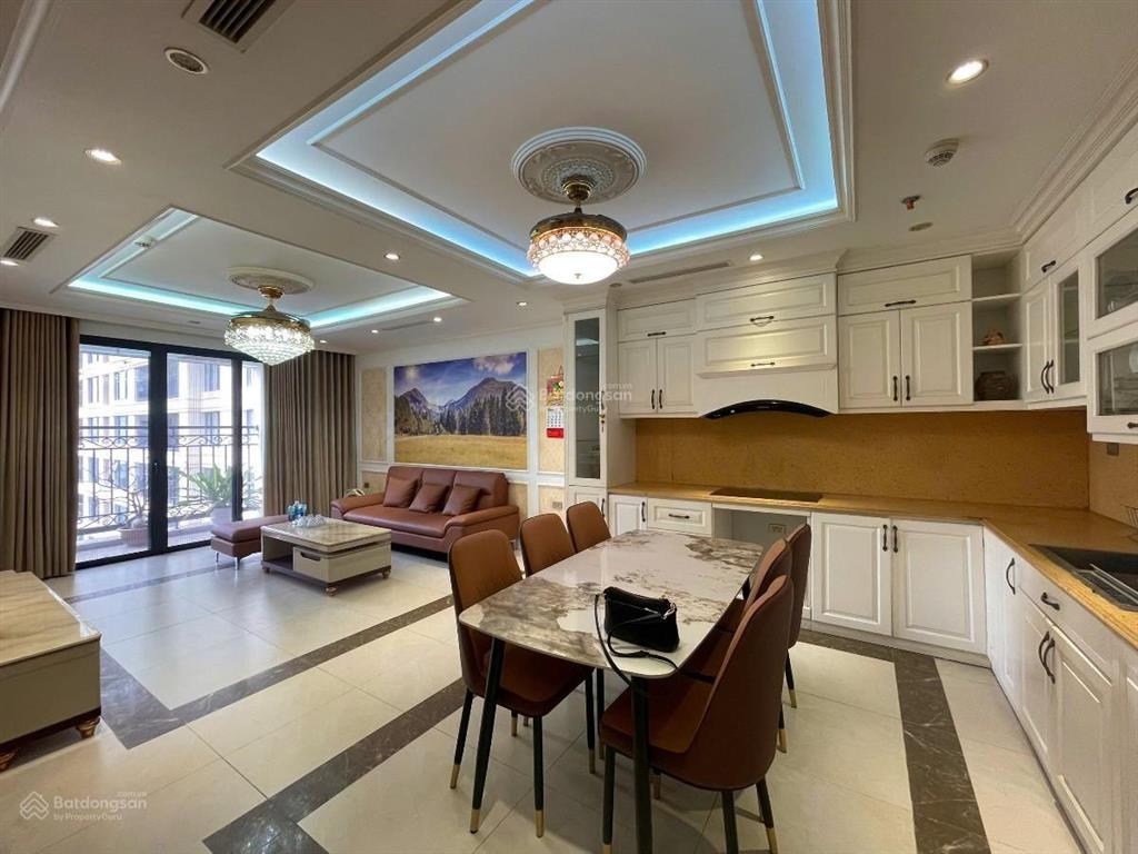 Bán gấp chung cư d2 giảng võ. dt 85m2 lô góc thiết kế 2 ngủ 2 vệ sinh. tầng cao thoáng mát. full nt