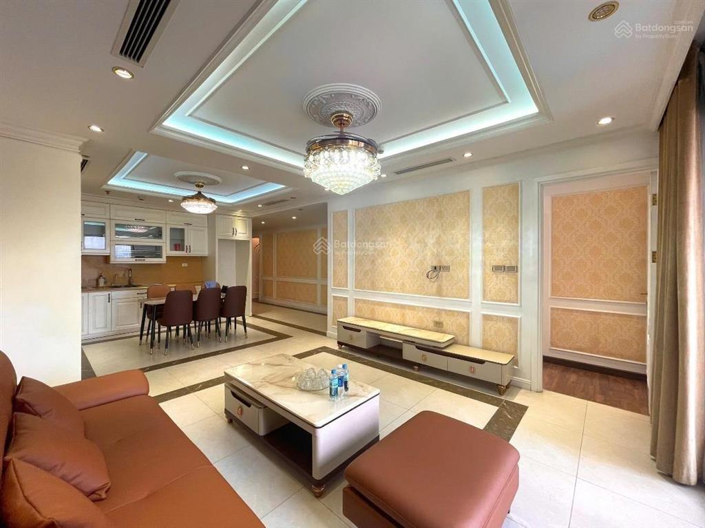 Bán gấp chung cư d2 giảng võ. dt 85m2 lô góc thiết kế 2 ngủ 2 vệ sinh. tầng cao thoáng mát. full nt