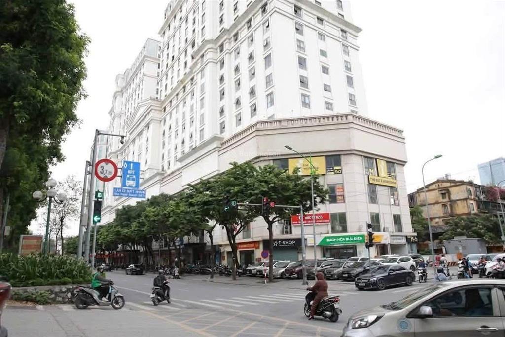 Hiếm. bán chung cư d2 giảng võba đình. dt 116m2 thiết kế 3 ngủ 2 vệ sinh. lô góc 3 thoáng. ở ngay