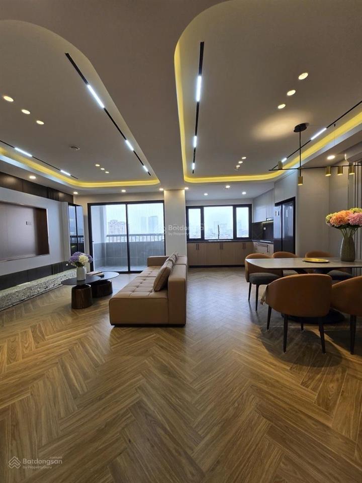 Hiếm. bán chung cư d2 giảng võba đình. dt 116m2 thiết kế 3 ngủ 2 vệ sinh. lô góc 3 thoáng. ở ngay