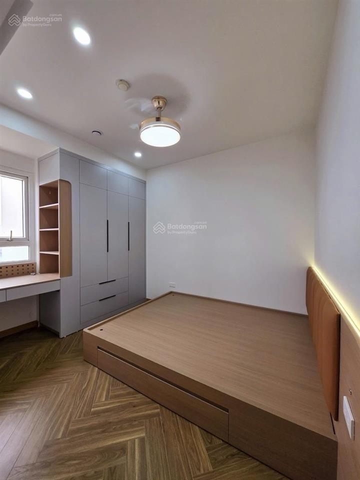 Hiếm. bán chung cư d2 giảng võba đình. dt 116m2 thiết kế 3 ngủ 2 vệ sinh. lô góc 3 thoáng. ở ngay