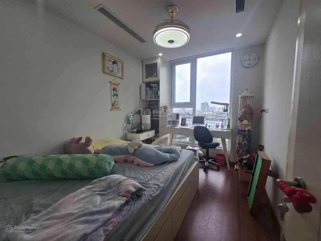 Bán gấp chung cư b6 giảng võ. dt 127m2 thiết kế 4 ngủ 2 vs. tầng trung. full nội thất. ở ngay.